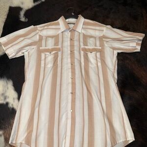 Karma Men's Pearl Snap Shirt in Tan and White